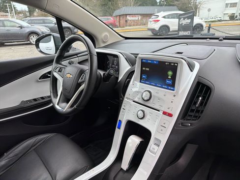 Used 2013 Chevrolet Volt Premium w/ Premium Trim Package image 17