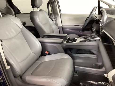 Used 2021 Toyota Sienna Limited FWD image 20