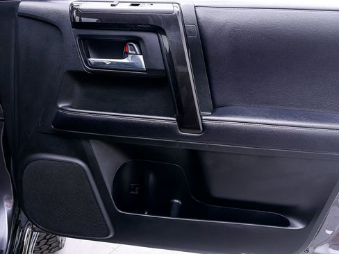 Used 2019 Toyota 4Runner Limited AWD/4WD image 35
