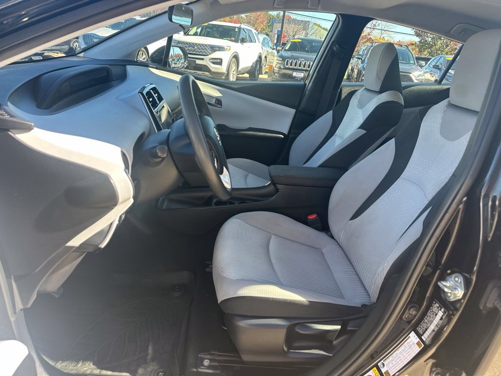 Used 2018 Toyota Prius Two w/ Prius Two Safety Plus Package FWD image 13