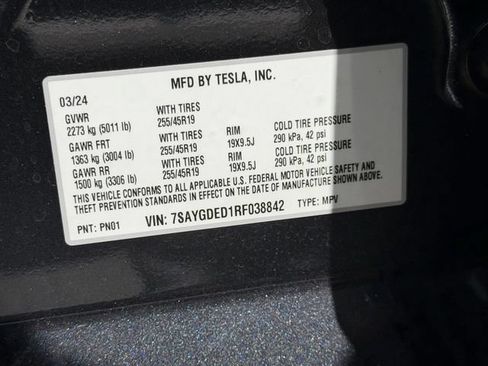 Used 2024 Tesla Model Y 2WD image 23
