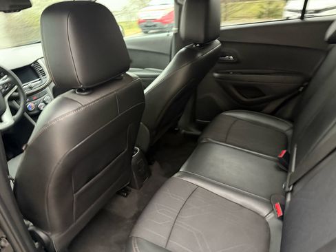 Used 2020 Chevrolet Trax LT w/ Driver Confidence Package image 23