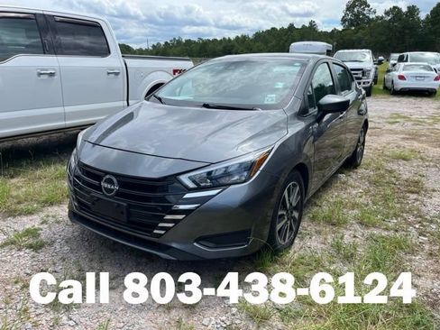Used 2025 Nissan Versa SV FWD image 2