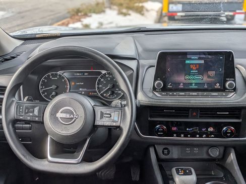 Used 2024 Nissan Rogue SV image 18