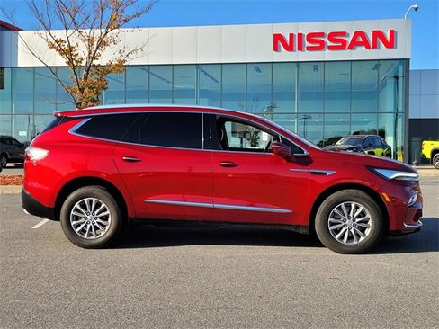 Used 2024 Buick Enclave Premium image 2