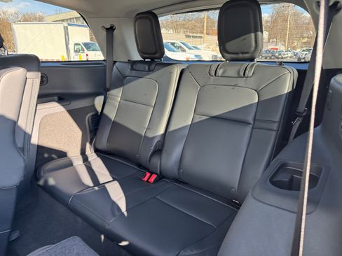 New 2026 Lincoln Aviator AWD image 31