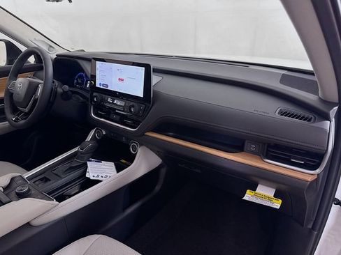 New 2026 Toyota Grand Highlander Platinum image 28
