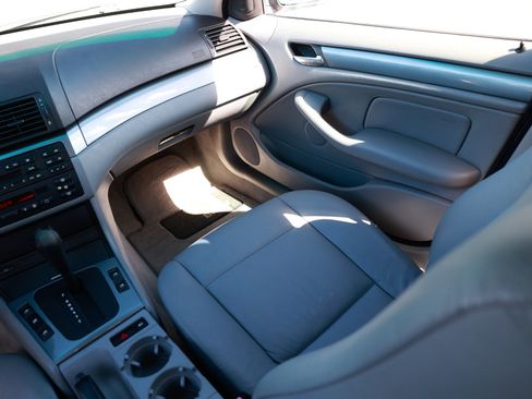 Used 1999 BMW 323i Sedan image 22