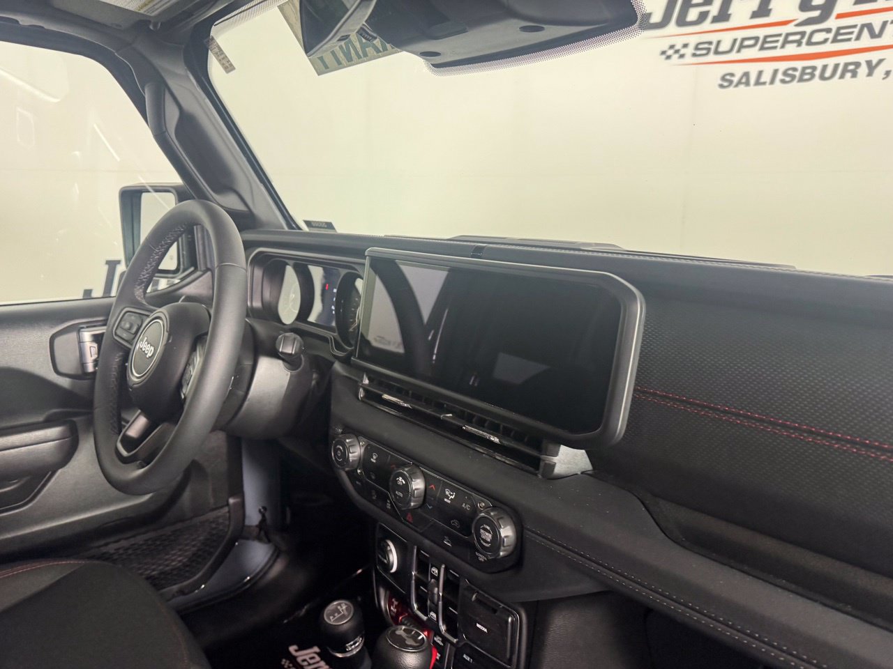 Used 2026 Jeep Wrangler Unlimited Rubicon AWD/4WD image 32