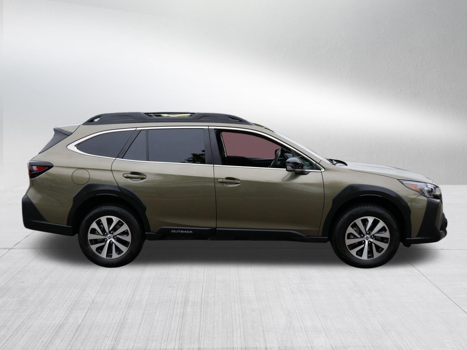 Used 2025 Subaru Outback Premium AWD/4WD image 8