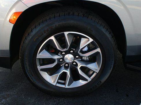 Used 2023 Chevrolet Tahoe LT w/ Luxury Package image 2