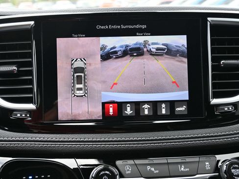 New 2026 Chrysler Pacifica Limited image 12