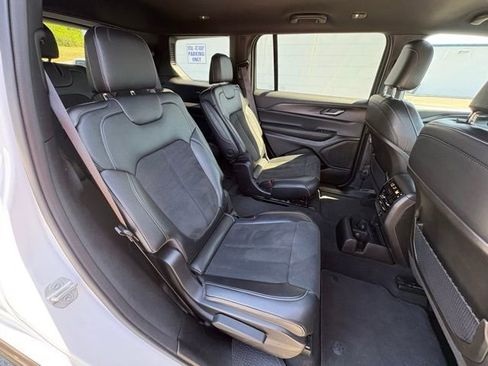 Used 2025 Jeep Grand Cherokee L Laredo AWD/4WD image 29
