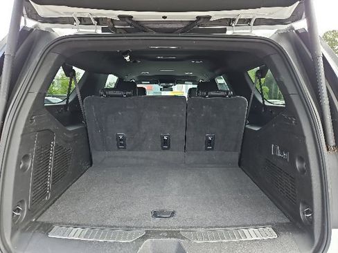 Used 2025 GMC Yukon XL Denali AWD/4WD image 24