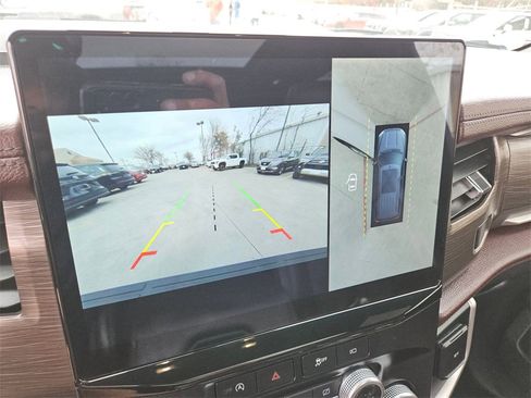 Used 2024 Ford Expedition Limited image 22