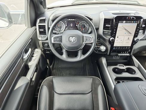 Used 2023 RAM 1500 Laramie AWD/4WD image 11