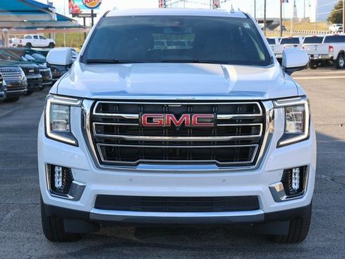 Used 2022 GMC Yukon XL SLT image 2