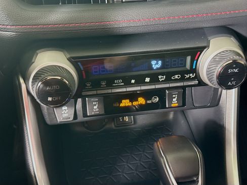 Certified 2025 Toyota RAV4 SE image 18