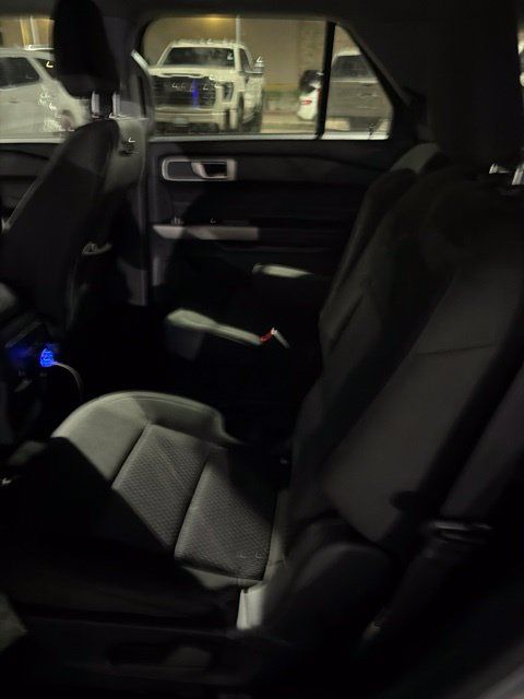 Used 2022 Ford Explorer XLT RWD image 3