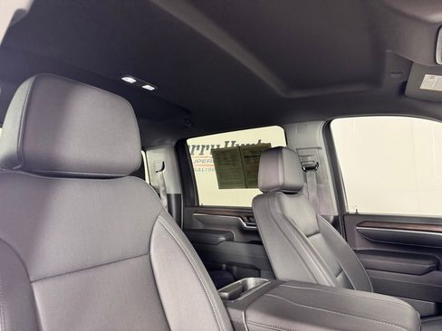 Used 2025 GMC Sierra 2500 SLT w/ SLT Convenience Package AWD/4WD image 33