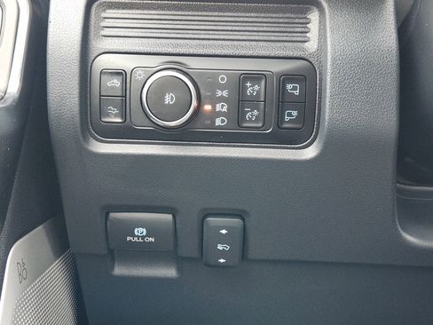 Used 2025 Ford F250 Platinum AWD/4WD image 23