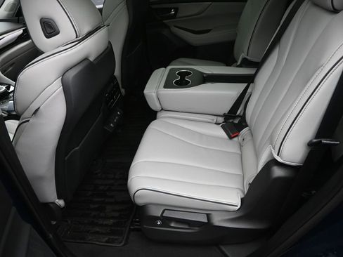 Used 2023 Acura MDX SH-AWD w/ Advance Package image 13