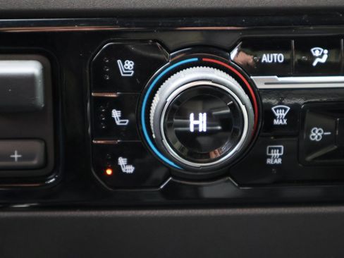 Used 2024 Chevrolet Silverado 1500 ZR2 w/ Technology Package image 30