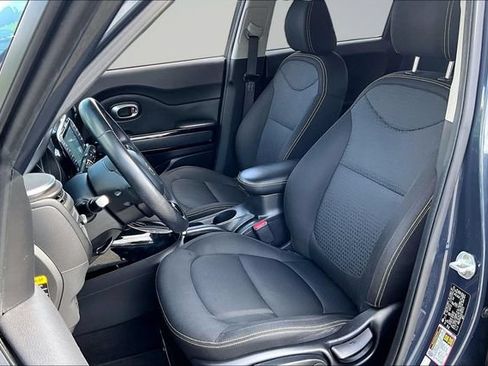 Used 2016 Kia Soul + w/ Audio Package FWD image 19