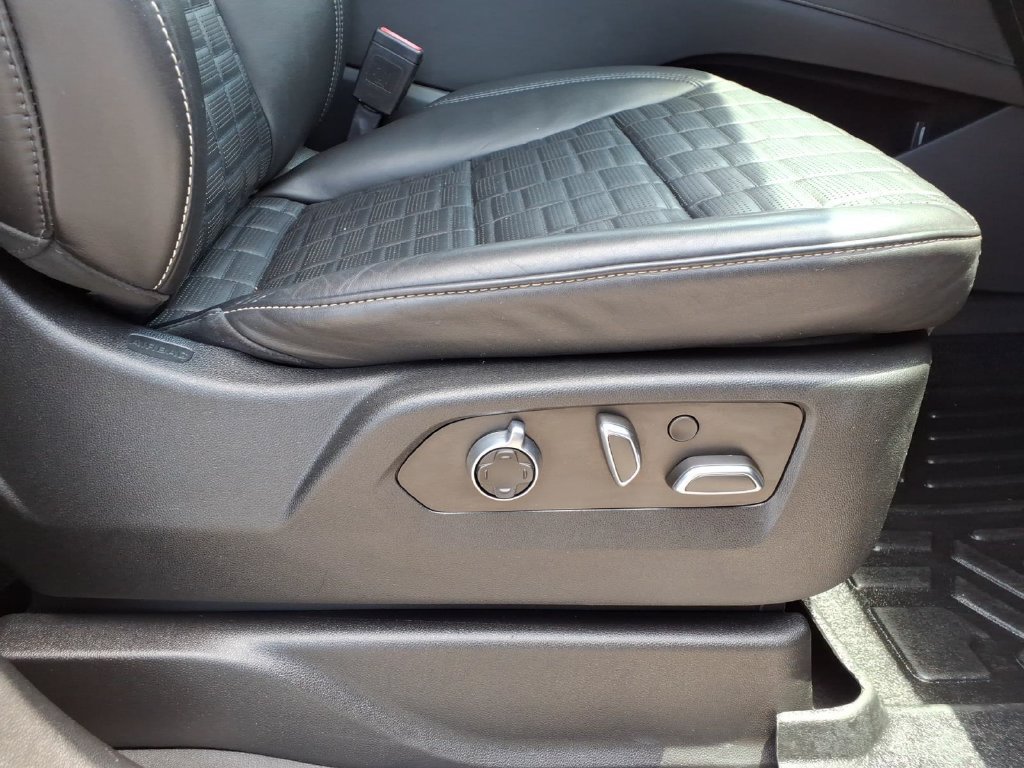 Used 2022 Cadillac Escalade Sport Platinum w/ LPO, ONYX Package AWD/4WD image 14