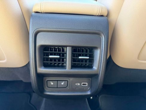 Used 2024 Cadillac XT4 Luxury w/ Cold Weather Package AWD/4WD image 16