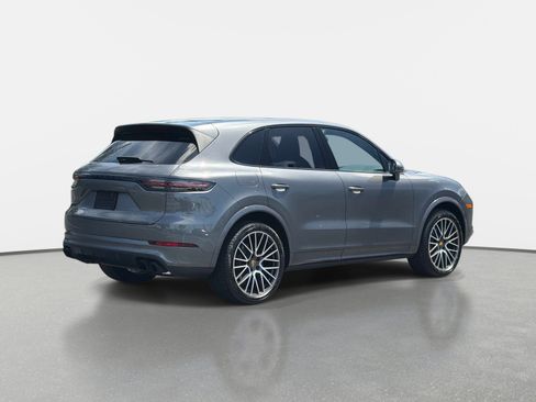 Used 2019 Porsche Cayenne S AWD/4WD image 3