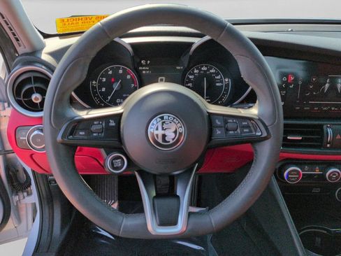 Used 2020 Alfa Romeo Giulia AWD w/ Nero Edizione image 19