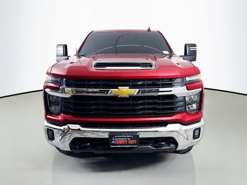 Used 2024 Chevrolet Silverado 2500 LT w/ Convenience Package image 2