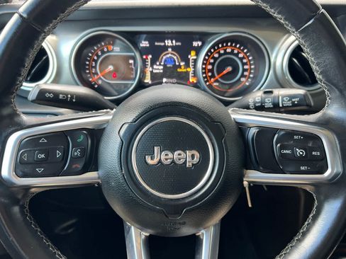 Used 2018 Jeep Wrangler Unlimited Sahara w/ Uconnect 4C Nav & Sound Group AWD/4WD image 26