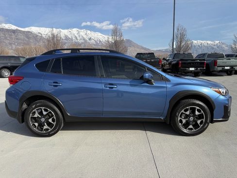 Used 2018 Subaru Crosstrek 2.0i Premium image 3