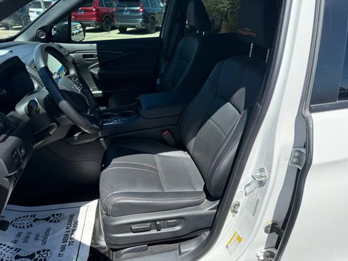 Certified 2025 Honda Passport TrailSport image 32
