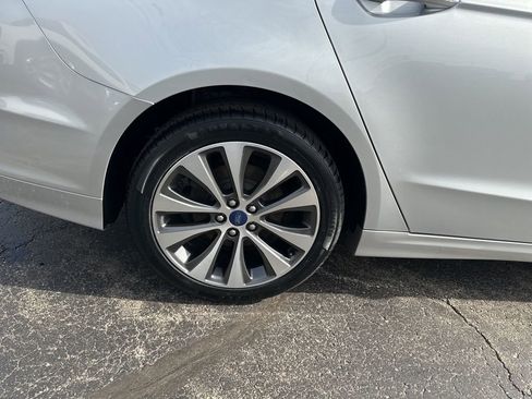 Used 2018 Ford Fusion SE w/ Fusion SE Technology Package image 26