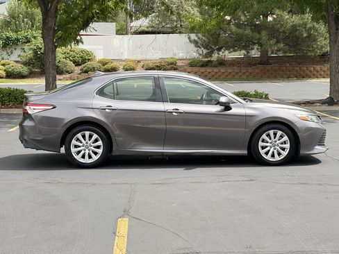 Used 2020 Toyota Camry LE FWD image 7