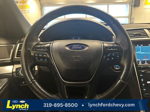 Used 2018 Ford Explorer Limited AWD/4WD image 10
