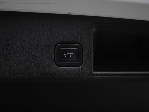 Used 2022 GMC Terrain SLT AWD/4WD image 19
