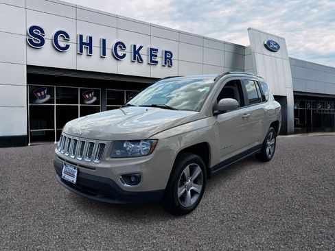 Used 2017 Jeep Compass High Altitude FWD image 3
