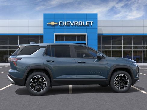 New 2026 Chevrolet Equinox LT w/ Convenience Package II FWD image 5