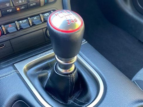 Used 2019 Ford Mustang Shelby GT350 w/ Technology Package RWD image 28