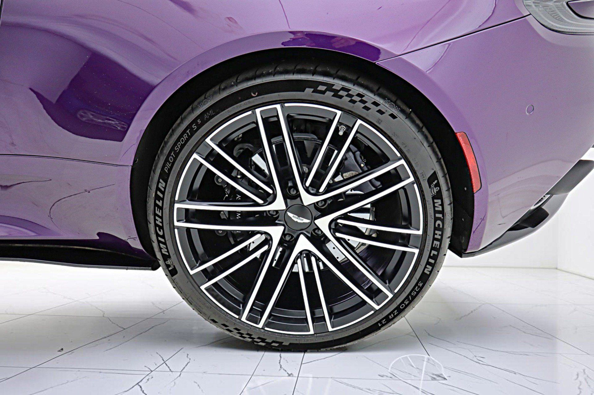 Used 2024 Aston Martin DB12 Coupe RWD image 43