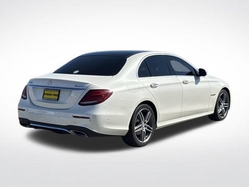 Used 2017 Mercedes-Benz E 300 4MATIC image 8