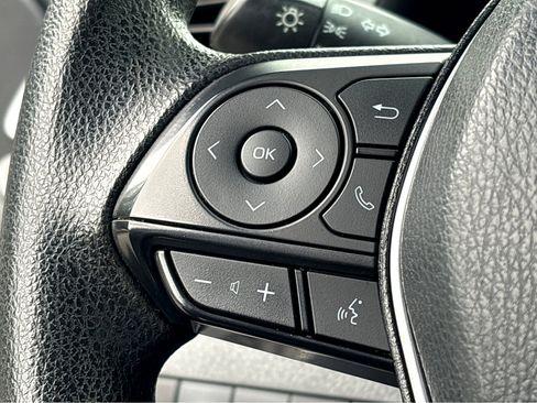 Used 2020 Toyota Camry LE FWD image 12