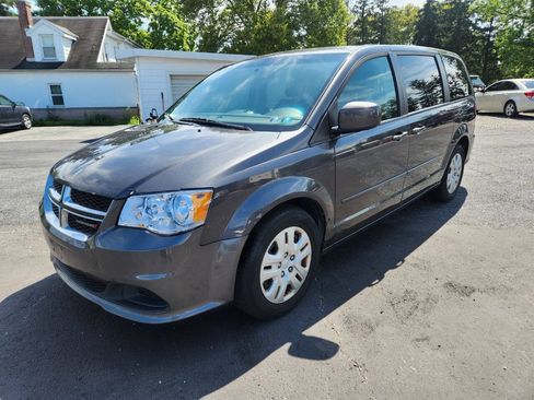 Used 2016 Dodge Grand Caravan SE w/ Quick Order Package 29E SE FWD image 1