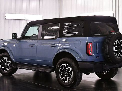 Used 2025 Ford Bronco Outer Banks AWD/4WD image 5