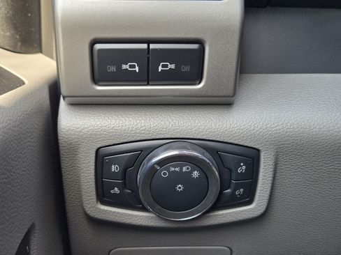 Used 2018 Ford F150 Lariat RWD image 19
