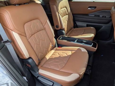 New 2026 Nissan Pathfinder Platinum image 35